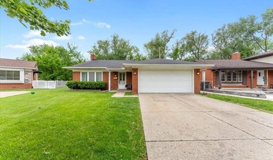 16917 CICOTTE Ave, Allen Park, MI 48101 - 3 Beds, 2 Bath