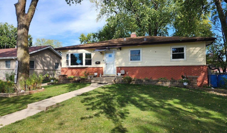 7 N Rose Ave, Addison, IL 60101 - 3 Beds, 2 Bath