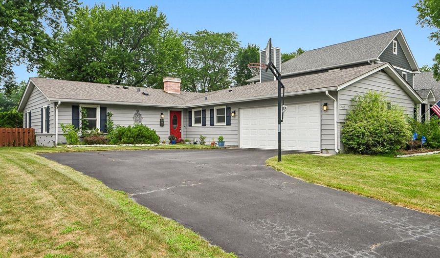 1810 N RIDGE Ave, Arlington Heights, IL 60004 - 3 Beds, 2 Bath
