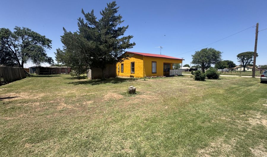 115 Duggan Ave, Anton, TX 79313 - 2 Beds, 1 Bath