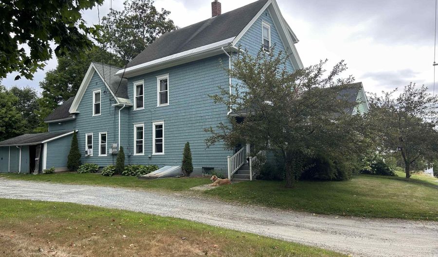 18 Oak Hill Ave, Littleton, NH 03561 - 4 Beds, 3 Bath