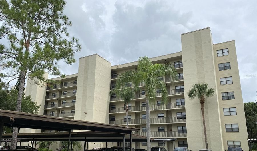 800 COVE CAY Dr 5D, Clearwater, FL 33760 - 2 Beds, 2 Bath