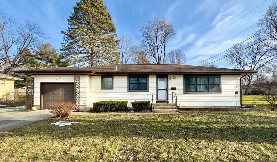 717 Acewood Blvd, Madison, WI 53714 - 3 Beds, 2 Bath