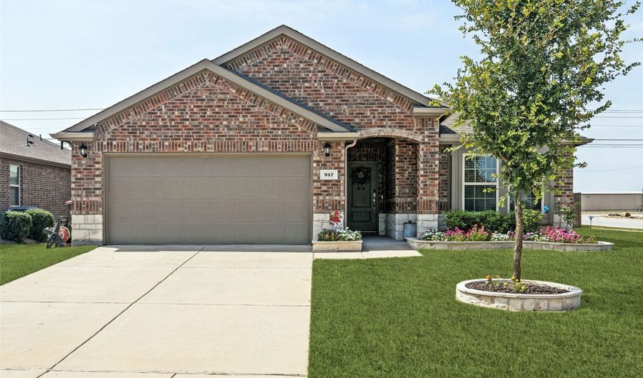 917 Crepe Myrtle Ln, Anna, TX 75409 - 3 Beds, 2 Bath