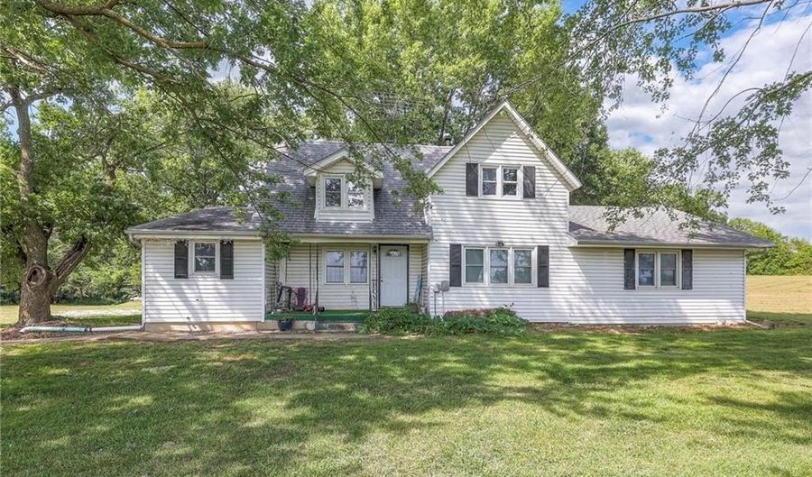 10240 NW State Route 18 Hwy, Amsterdam, MO 64723 - 3 Beds, 2 Bath
