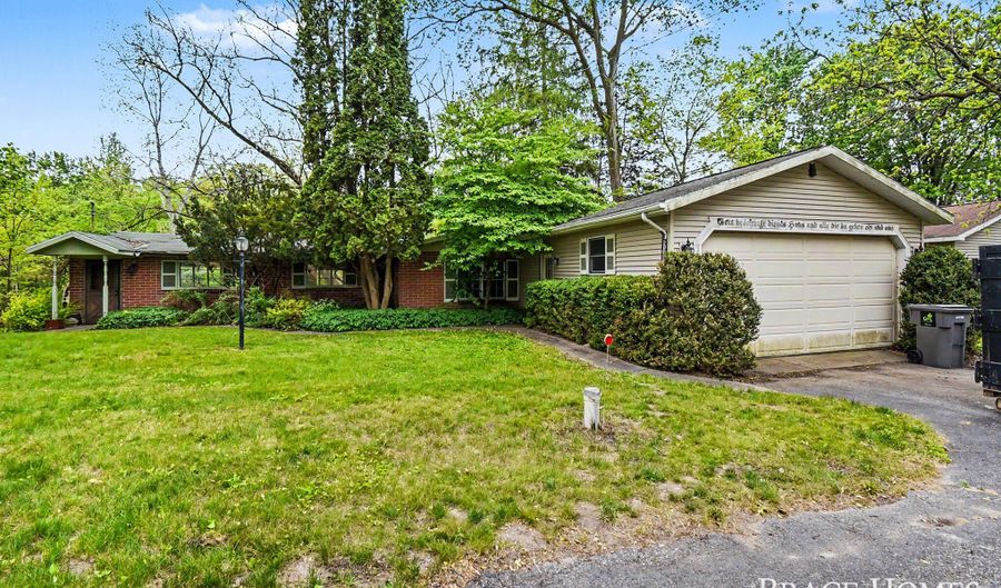 10748 100th St SE, Alto, MI 49302 - 2 Beds, 1 Bath