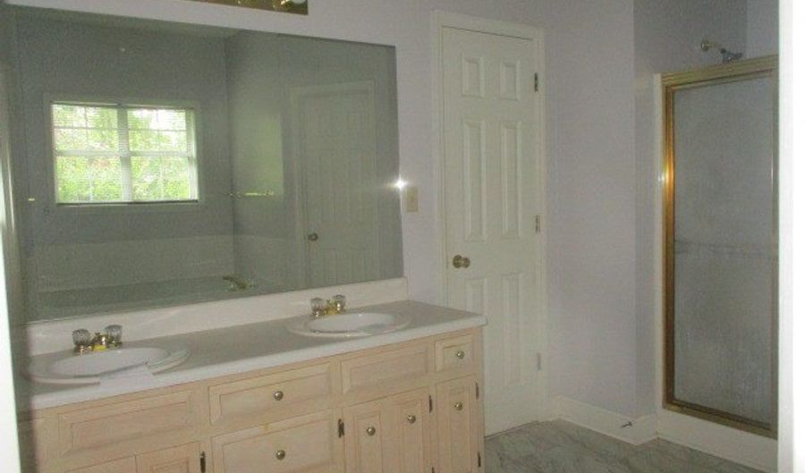218 HUMMINGBIRD Ln, Albany, GA 31707 - 3 Beds, 2 Bath