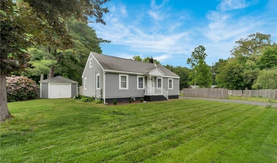 38 Anthony Dr, Cumberland, RI 02864 - 4 Beds, 2 Bath