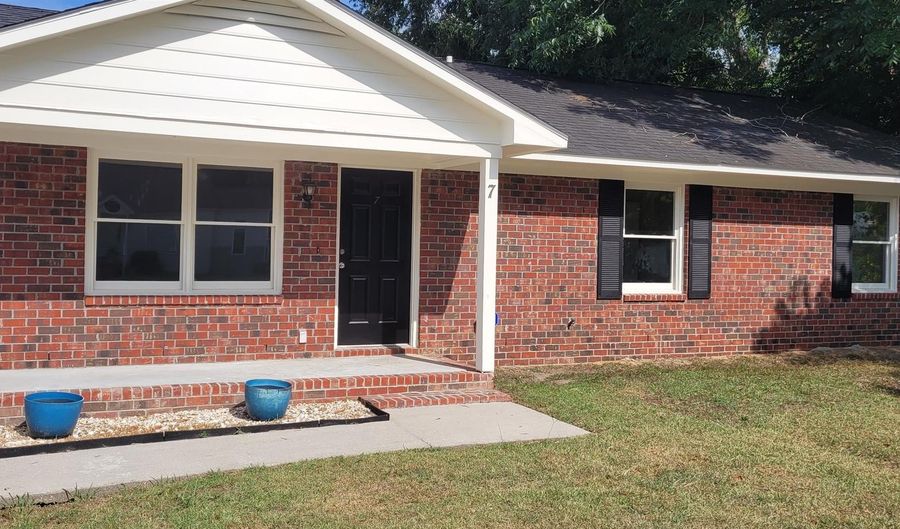7 S Farr Ave, Andrews, SC 29510 - 3 Beds, 2 Bath