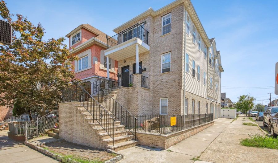 314 AVENUE B 2, Bayonne, NJ 07002 - 3 Beds, 2 Bath