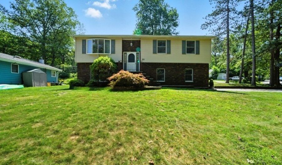 30 Lakeshore Dr, Alloway, NJ 07422 - 3 Beds, 2 Bath