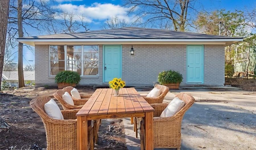 813 Dalzell St, Shreveport, LA 71104 - 3 Beds, 2 Bath