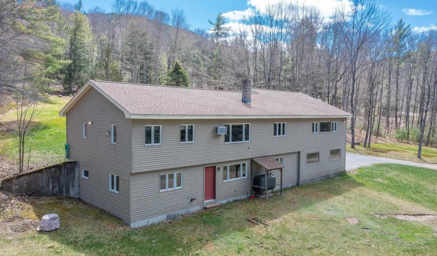 14 Lloyd St, Campton, NH 03223 - 4 Beds, 4 Bath