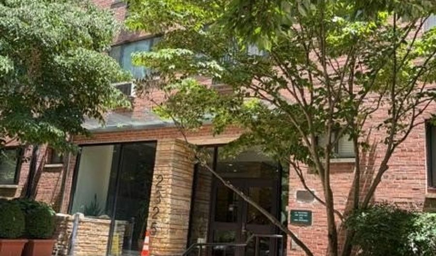 2325 42ND St NW 201, Washington, DC 20007 - 1 Beds, 1 Bath