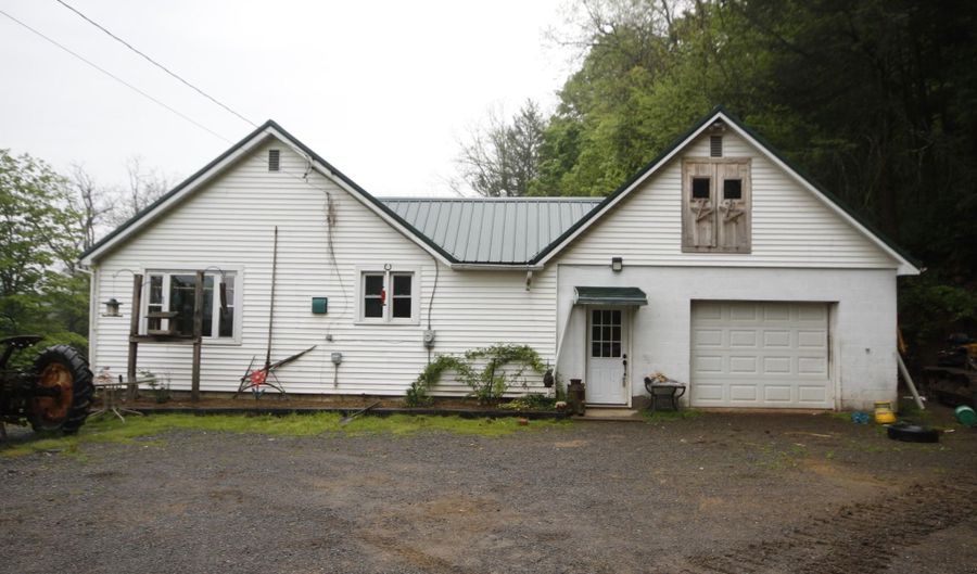 993 DEVITT CAMP Rd, Allenwood, PA 17810 - 2 Beds, 1 Bath