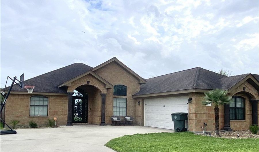1250 Lawrence Trl, Alice, TX 78332 - 3 Beds, 2 Bath