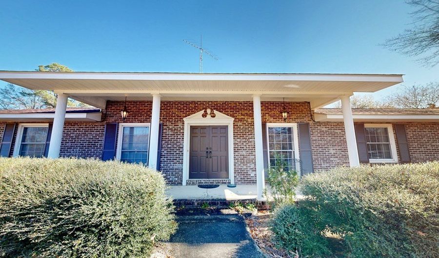 402 Park St, Ashford, AL 36312 - 3 Beds, 4 Bath