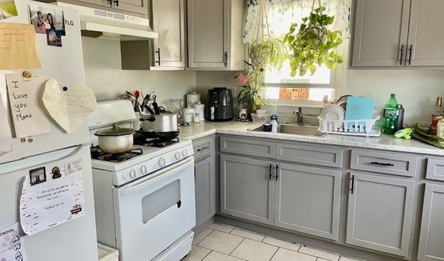 135 Whittier St, Bridgeport, CT 06605 - 4 Beds, 3 Bath