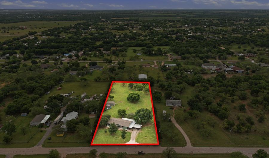 9616 Kelly Ln, Alvarado, TX 76009 - 3 Beds, 2 Bath