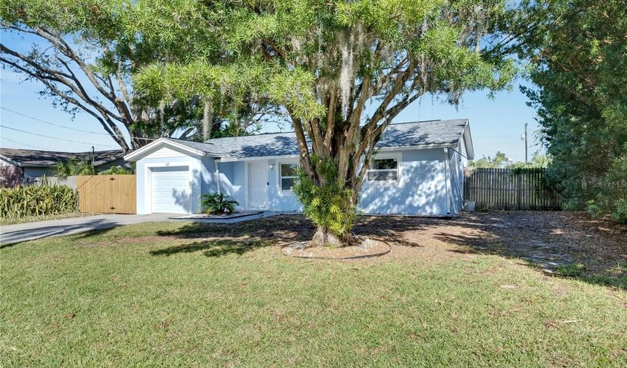 527 FOX RUN Trl, Apollo Beach, FL 33572 - 2 Beds, 2 Bath