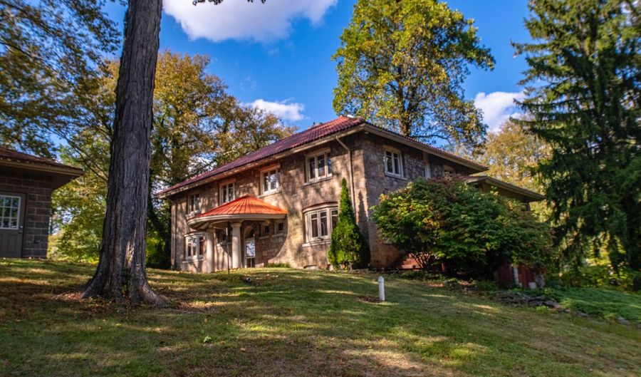 3405 CRESCENT Rd, Altoona, PA 16602 - 3 Beds, 3 Bath