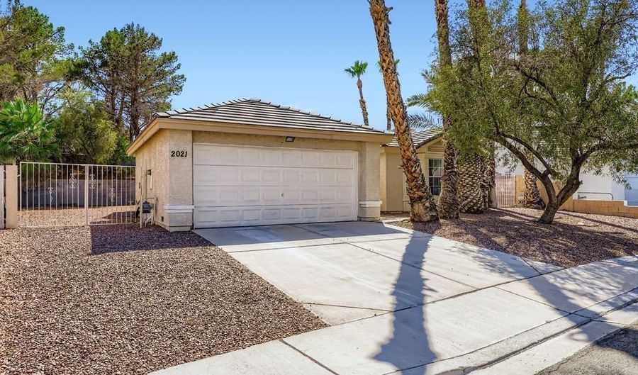 2021 Angel Falls Dr, Henderson, NV 89074 - 2 Beds, 2 Bath