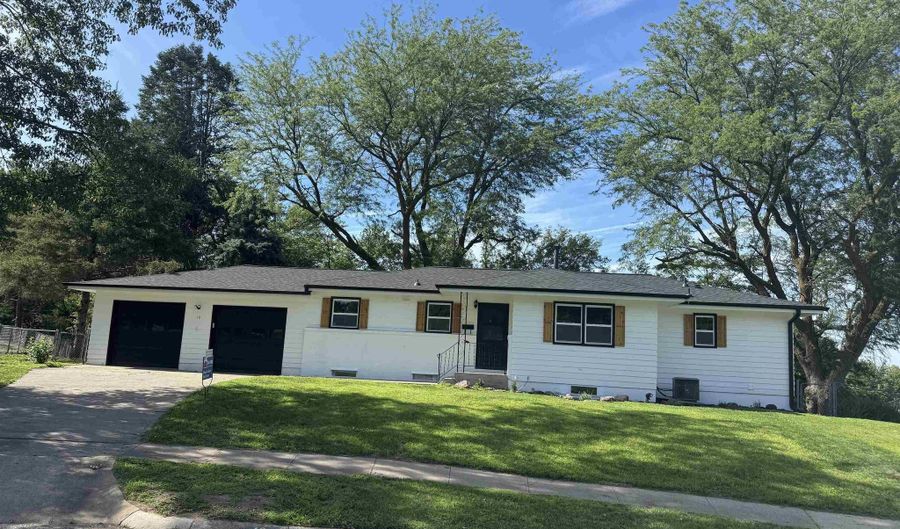 10 Fair Rdg, Atlantic, IA 50022 - 4 Beds, 2 Bath