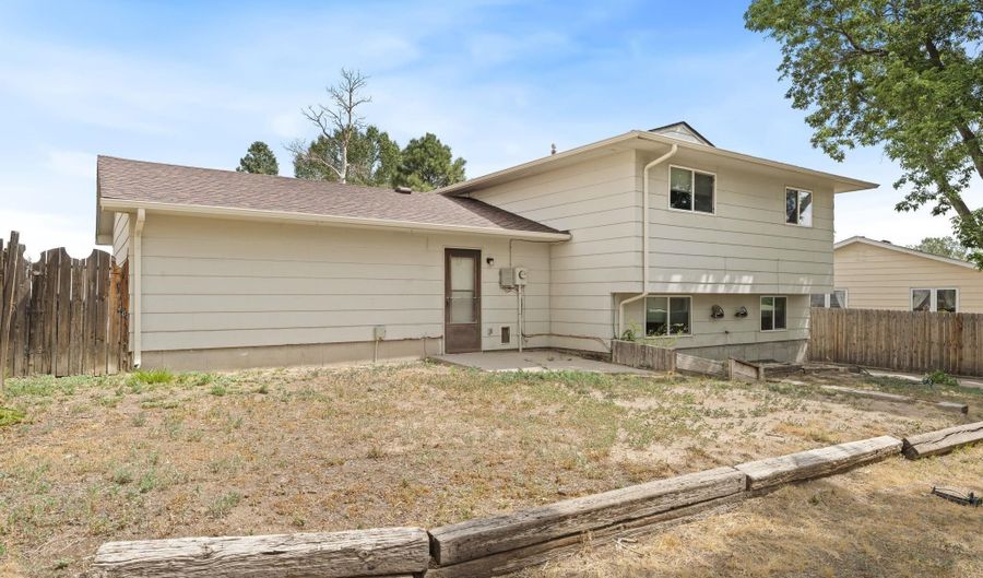 631 LAFAYETTE Blvd, Cheyenne, WY 82009 - 4 Beds, 2 Bath