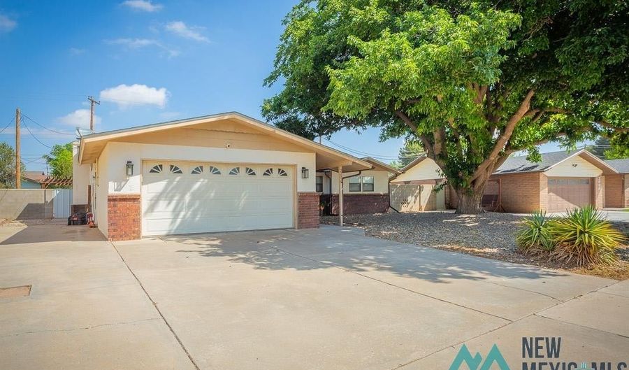 2202 W Clayton Ave, Artesia, NM 88210 - 3 Beds, 2 Bath