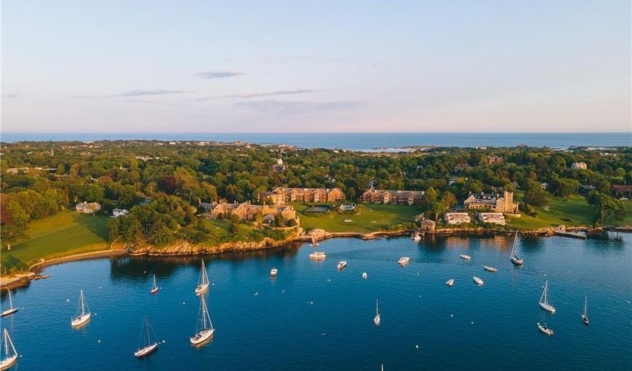 111 Harrison Ave A18, Newport, RI 02840 - 2 Beds, 3 Bath