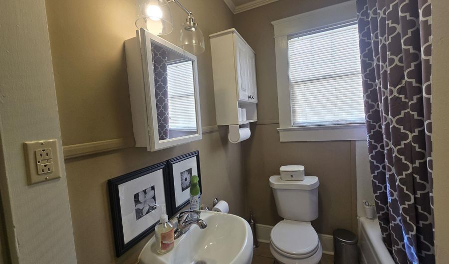 335 S Acadian Thwy, Baton Rouge, LA 70806 - 0 Beds, 0 Bath