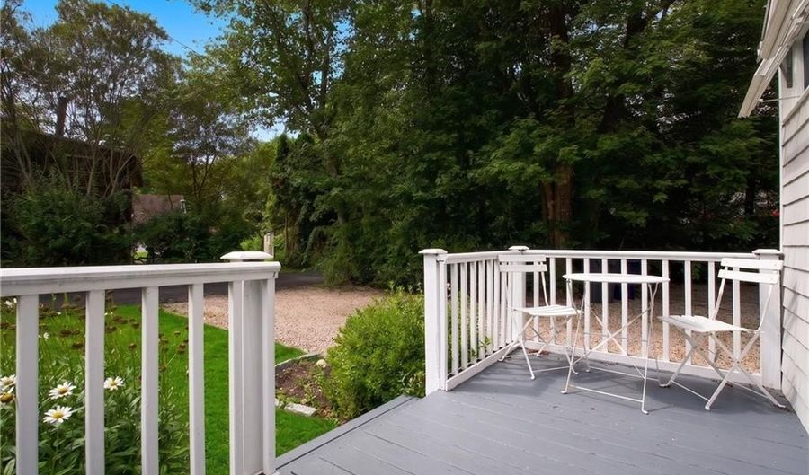 8 Presque Isle Trl, Narragansett, RI 02882 - 1 Beds, 1 Bath