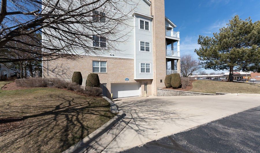 1251 W LAKE St 103, Addison, IL 60101 - 2 Beds, 2 Bath
