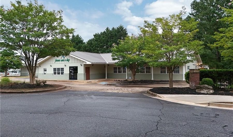 7830 Highway 92, Woodstock, GA 30189 - 0 Beds, 0 Bath