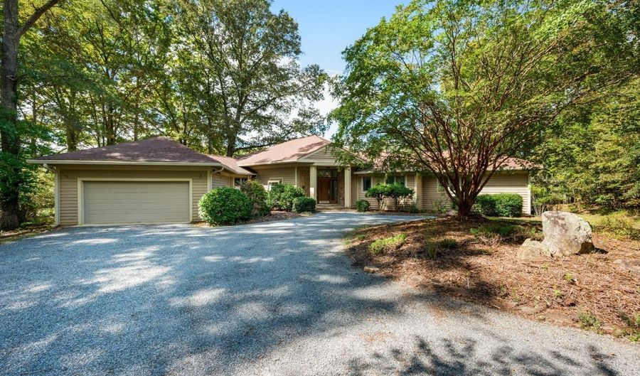 477 Gidsville Rd, Amherst, VA 24521 - 3 Beds, 3 Bath