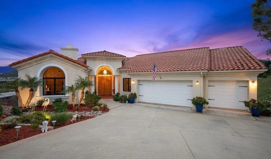 3645 Vista De La Canada, Escondido, CA 92029 - 5 Beds, 7 Bath