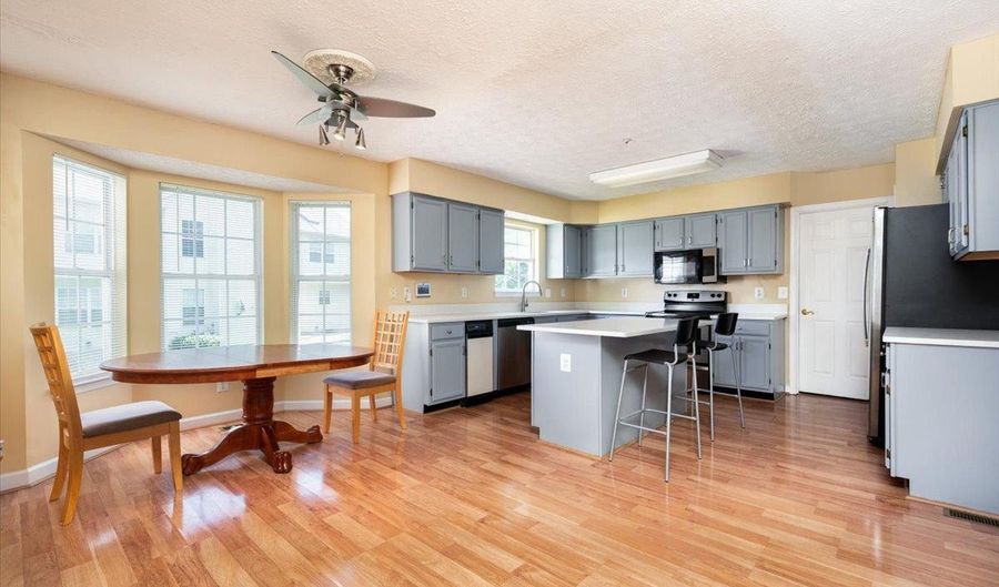 16108 ARROWROOT Ct, Bowie, MD 20716 - 5 Beds, 4 Bath