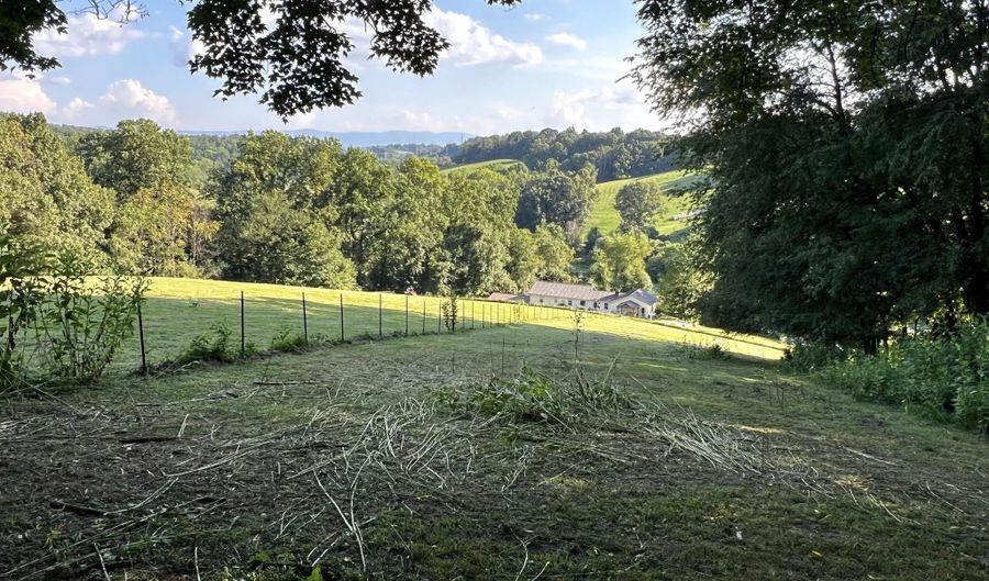 14446 Black Hollow Rd, Abingdon, VA 24210 - 3 Beds, 2 Bath