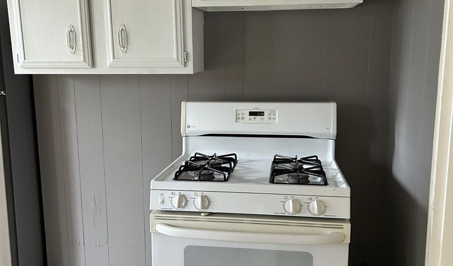 98 High St, Ansonia, CT 06401 - 2 Beds, 1 Bath