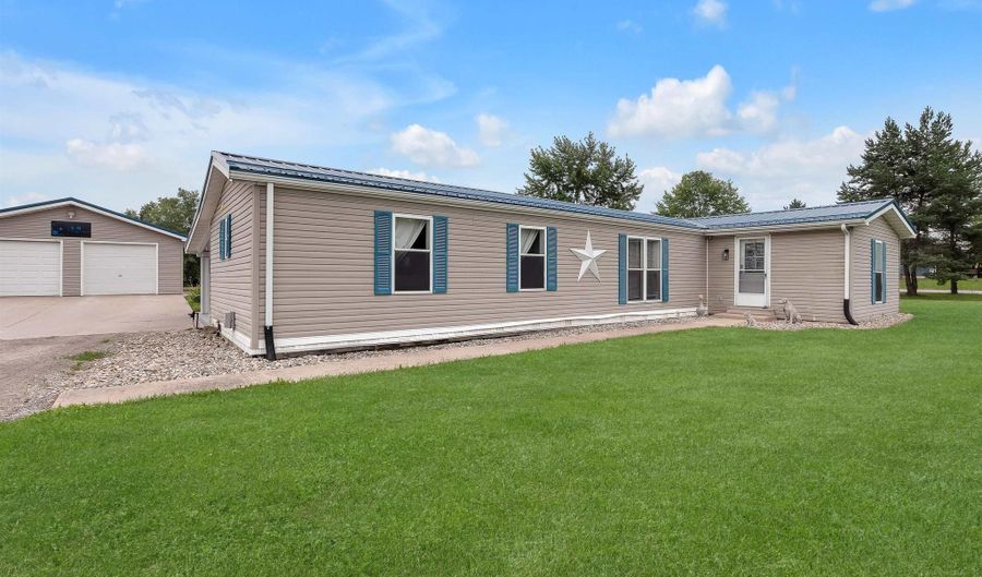 5443 County Road 31, Auburn, IN 46706 - 3 Beds, 2 Bath