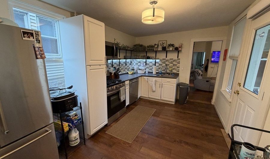 9 Mohawk Rd 1, Boston, MA 02127 - 1 Beds, 1 Bath