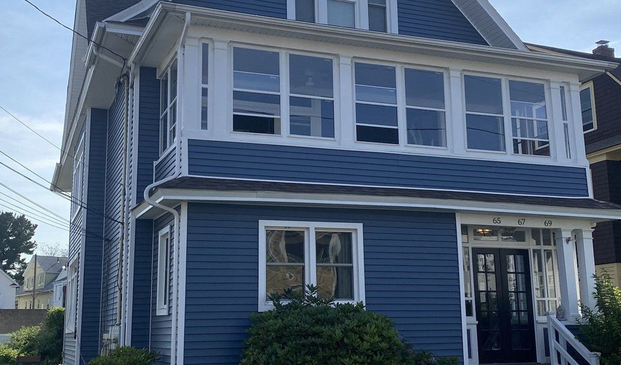 65 Scofield Ave, Bridgeport, CT 06605 - 2 Beds, 1 Bath