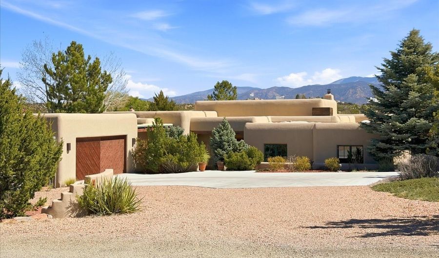 4 Plano Arbolito, Santa Fe, NM 87506 - 3 Beds, 3 Bath