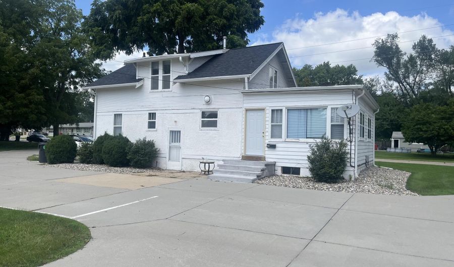 3908 Ontario St, Ames, IA 50014 - 4 Beds, 2 Bath