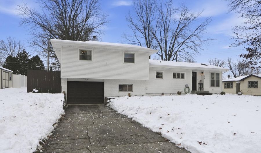 218 Iwo St, Auburn, IN 46706 - 3 Beds, 2 Bath