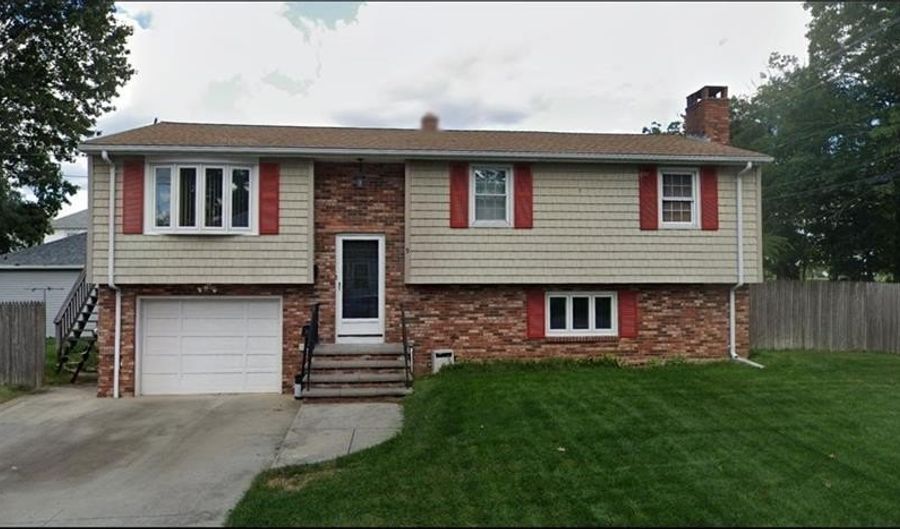 9 Whitaker Ave, East Providence, RI 02916 - 3 Beds, 2 Bath