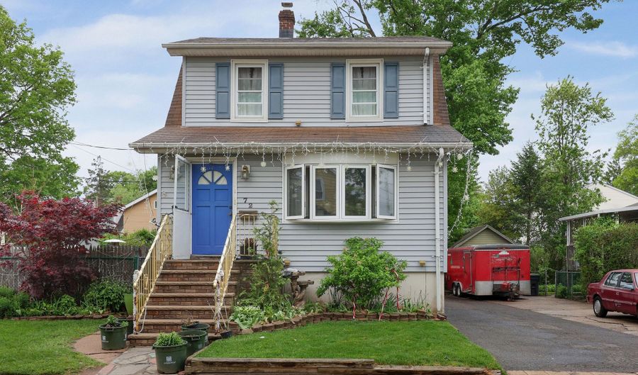 72 Terrace St, Bergenfield, NJ 07621 - 5 Beds, 3 Bath
