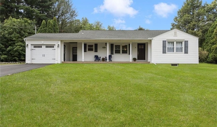 7 Jencks Rd, Cumberland, RI 02864 - 3 Beds, 2 Bath