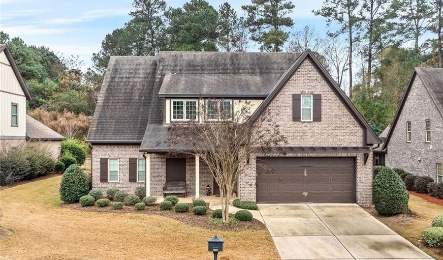 2217 N DONAHUE Dr, Auburn, AL 36830 - 4 Beds, 4 Bath