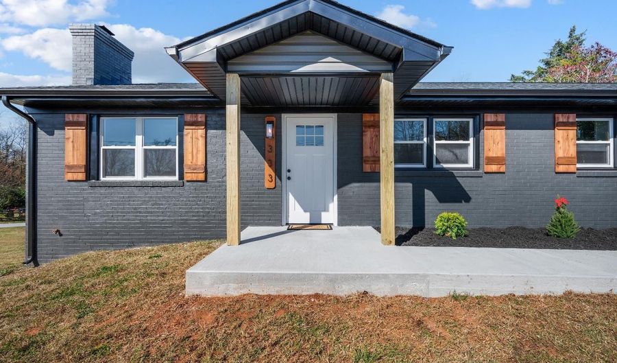 333 N Main St, Amherst, VA 24521 - 3 Beds, 2 Bath